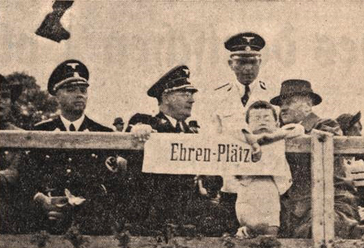 Datei:Ins-1942 SS Führer 1939 07 03.jpg