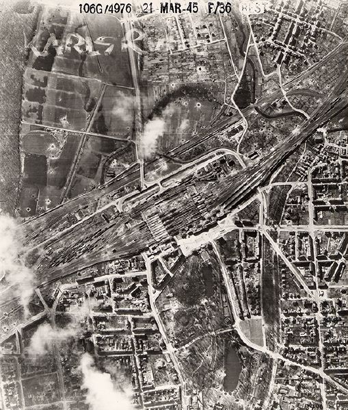 Datei:Ereig-0037 8 Alben 370 28.jpg