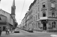 Blick in die Marienstraße, links die Johanniskirche, rechts Gasthaus Alt-Schwarzwälder Hof, 1982, Stadtarchiv Karlsruhe 8/BA Schlesiger A43/220/3/28.