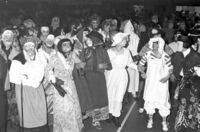 Schlampenball des Handharmonikaorchesters Daxlanden in der Rheinstrandhalle Anfang März 1984, Stadtarchiv Karlsruhe 8/BA Schlesiger A47/63/1/20.