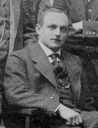 Hermann Leibold, Ausschnitt aus einem Gruppenfoto des FC Phönix, 1909, Stadtarchiv Karlsruhe 8/SpoA 591.