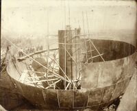 Der Kessel des Hochreservoirs im Bau, um 1891, Stadtarchiv Karlsruhe 8/PBS XIIIc 195.